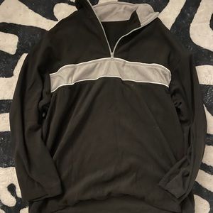 crewneck sweater no size tag